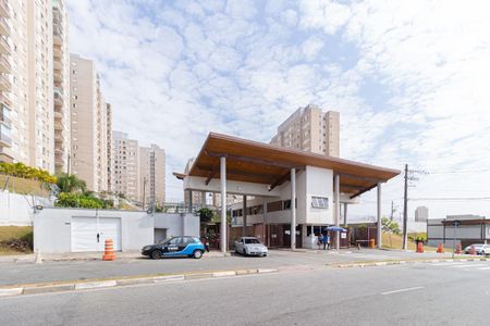 Apartamento para alugar com 72m², 2 quartos e 1 vaga Apartamento para alugar com 72m², 2 quartos e 1 vagaFachada e portaria