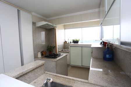 Apartamento para alugar com 97m², 3 quartos e 2 vagas Apartamento para alugar com 97m², 3 quartos e 2 vagasCozinha