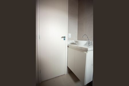 Banheiro de kitnet/studio para alugar com 1 quarto, 24m² em Santana, São Paulo