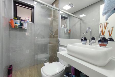 Apartamento à venda com 85m², 3 quartos e 1 vaga Apartamento à venda com 85m², 3 quartos e 1 vagaBanheiro Social