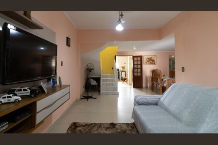 Casa à venda com 160m², 4 quartos e 3 vagas Casa à venda com 160m², 4 quartos e 3 vagasSala