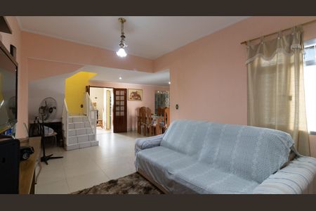 Casa à venda com 160m², 4 quartos e 3 vagas Casa à venda com 160m², 4 quartos e 3 vagasSala