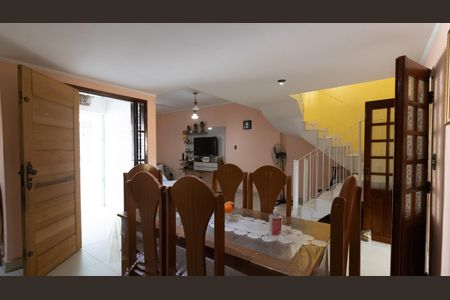 Casa à venda com 160m², 4 quartos e 3 vagas Casa à venda com 160m², 4 quartos e 3 vagasSala de Jantar