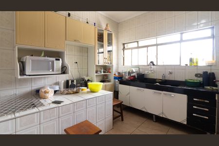 Casa à venda com 160m², 4 quartos e 3 vagas Casa à venda com 160m², 4 quartos e 3 vagasCozinha