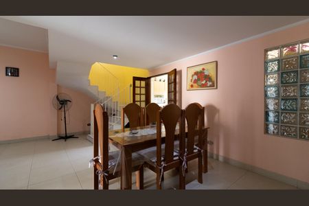 Casa à venda com 160m², 4 quartos e 3 vagas Casa à venda com 160m², 4 quartos e 3 vagasSala de Jantar