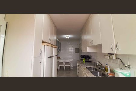 Apartamento à venda com 213m², 5 quartos e 6 vagas Apartamento à venda com 213m², 5 quartos e 6 vagasCozinha