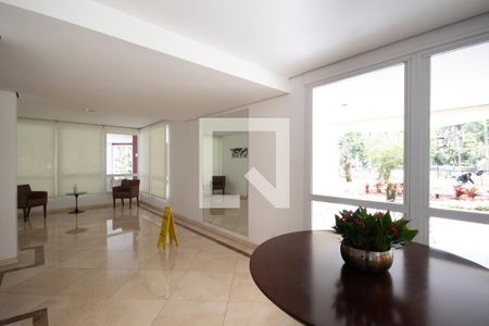 Apartamento à venda com 213m², 5 quartos e 6 vagas Apartamento à venda com 213m², 5 quartos e 6 vagasHall de Entrada