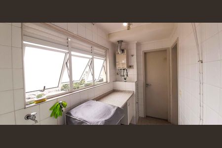 Apartamento à venda com 213m², 5 quartos e 6 vagas Apartamento à venda com 213m², 5 quartos e 6 vagasÁrea de Serviço