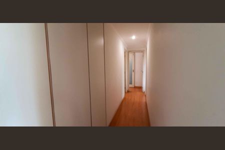 Apartamento à venda com 213m², 5 quartos e 6 vagas Apartamento à venda com 213m², 5 quartos e 6 vagasCorredor