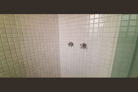 Apartamento à venda com 213m², 5 quartos e 6 vagas Apartamento à venda com 213m², 5 quartos e 6 vagasBanheiro da Suíte 1