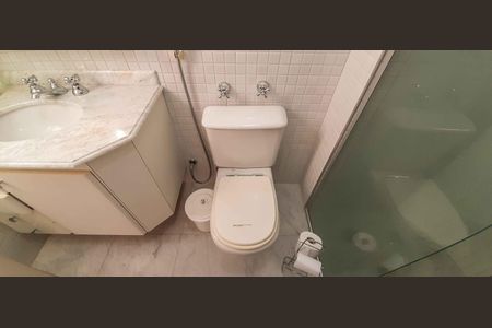 Apartamento à venda com 213m², 5 quartos e 6 vagas Apartamento à venda com 213m², 5 quartos e 6 vagasBanheiro da Suíte 3