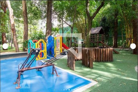 Apartamento à venda com 213m², 5 quartos e 6 vagas Apartamento à venda com 213m², 5 quartos e 6 vagasÁrea comum - Playground