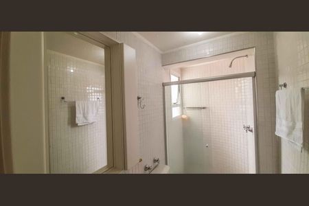 Apartamento à venda com 213m², 5 quartos e 6 vagas Apartamento à venda com 213m², 5 quartos e 6 vagasBanheiro da Suíte 2