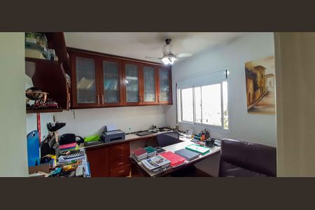 Apartamento à venda com 213m², 5 quartos e 6 vagas Apartamento à venda com 213m², 5 quartos e 6 vagasEscritório