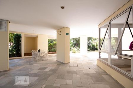 Apartamento à venda com 213m², 5 quartos e 6 vagas Apartamento à venda com 213m², 5 quartos e 6 vagasHall Externo