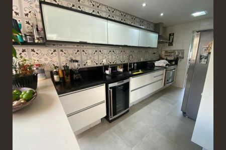 Apartamento à venda com 168m², 3 quartos e 3 vagas