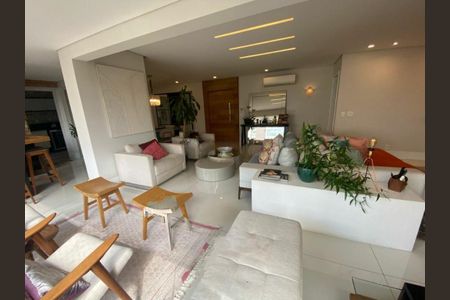 Apartamento à venda com 168m², 3 quartos e 3 vagas