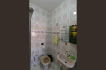 Casa à venda com 204m², 3 quartos e 2 vagas Casa à venda com 204m², 3 quartos e 2 vagasBanheiro Suite