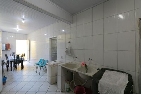 Casa à venda com 204m², 3 quartos e 2 vagas Casa à venda com 204m², 3 quartos e 2 vagasCozinha e Área de Serviço