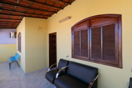 Casa à venda com 204m², 3 quartos e 2 vagas Casa à venda com 204m², 3 quartos e 2 vagasVaranda Sala