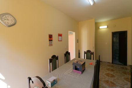 Casa à venda com 204m², 3 quartos e 2 vagas Casa à venda com 204m², 3 quartos e 2 vagasSala de Jantar