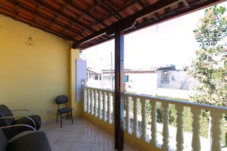 Casa à venda com 204m², 3 quartos e 2 vagas Casa à venda com 204m², 3 quartos e 2 vagasVaranda Sala