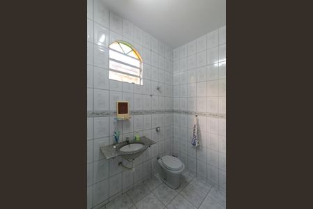 Casa à venda com 204m², 3 quartos e 2 vagas Casa à venda com 204m², 3 quartos e 2 vagasBanheiro Social