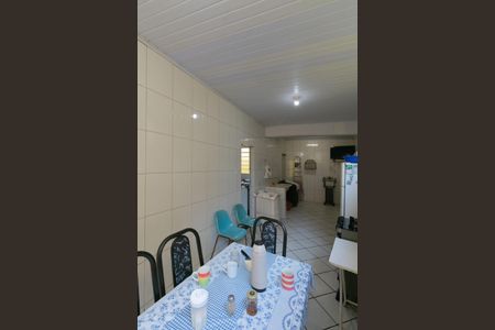 Casa à venda com 204m², 3 quartos e 2 vagas Casa à venda com 204m², 3 quartos e 2 vagasCozinha e Área de Serviço