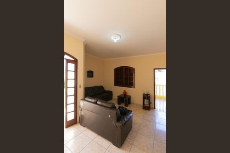 Casa à venda com 204m², 3 quartos e 2 vagas Casa à venda com 204m², 3 quartos e 2 vagasSala