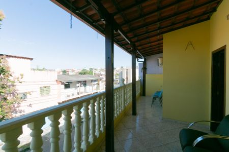 Casa à venda com 204m², 3 quartos e 2 vagas Casa à venda com 204m², 3 quartos e 2 vagasVaranda Sala