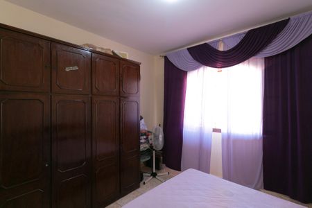 Casa à venda com 204m², 3 quartos e 2 vagas Casa à venda com 204m², 3 quartos e 2 vagasQuarto 2 Suite