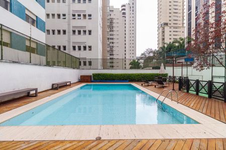 Apartamento à venda com 188m², 4 quartos e 3 vagas Apartamento à venda com 188m², 4 quartos e 3 vagasÁrea comum - Piscina