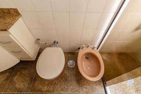 Apartamento à venda com 188m², 4 quartos e 3 vagas Apartamento à venda com 188m², 4 quartos e 3 vagasBanheiro Social