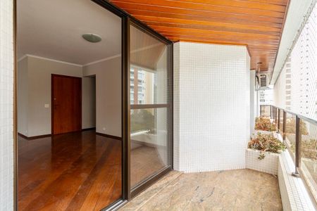 Apartamento à venda com 188m², 4 quartos e 3 vagas Apartamento à venda com 188m², 4 quartos e 3 vagasVaranda