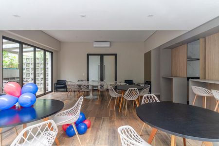 Apartamento à venda com 188m², 4 quartos e 3 vagas Apartamento à venda com 188m², 4 quartos e 3 vagasÁrea comum - Salão de festas