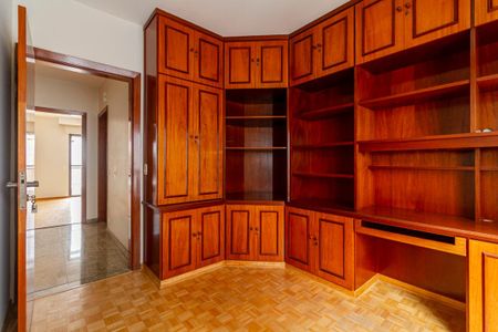 Apartamento à venda com 188m², 4 quartos e 3 vagas Apartamento à venda com 188m², 4 quartos e 3 vagasQuarto 2