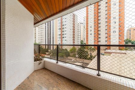 Apartamento à venda com 188m², 4 quartos e 3 vagas Apartamento à venda com 188m², 4 quartos e 3 vagasVaranda