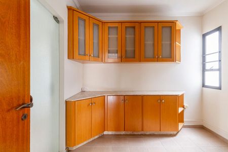 Apartamento à venda com 188m², 4 quartos e 3 vagas Apartamento à venda com 188m², 4 quartos e 3 vagasCopa