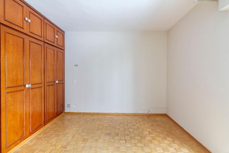 Apartamento à venda com 188m², 4 quartos e 3 vagas Apartamento à venda com 188m², 4 quartos e 3 vagasSuíte