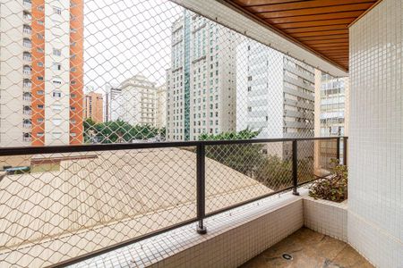 Apartamento à venda com 188m², 4 quartos e 3 vagas Apartamento à venda com 188m², 4 quartos e 3 vagasVaranda