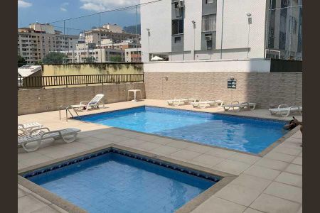 Apartamento à venda com 77m², 2 quartos e 1 vaga