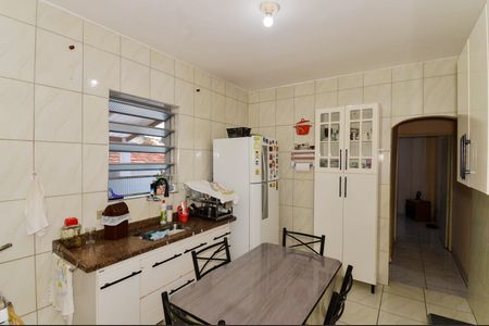 Casa à venda com 105m², 4 quartos e 2 vagas Casa à venda com 105m², 4 quartos e 2 vagasCozinha