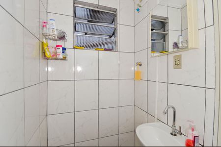 Casa à venda com 105m², 4 quartos e 2 vagas Casa à venda com 105m², 4 quartos e 2 vagasBanheiro de serviço