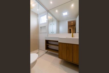 Apartamento à venda com 122m², 3 quartos e 2 vagas Apartamento à venda com 122m², 3 quartos e 2 vagasBanheiro Suíte 1