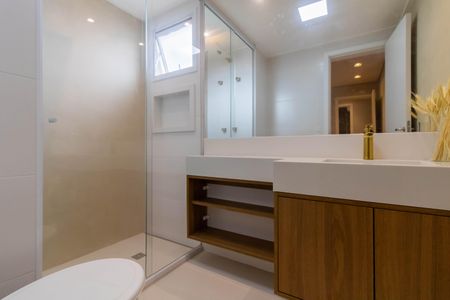 Apartamento à venda com 122m², 3 quartos e 2 vagas Apartamento à venda com 122m², 3 quartos e 2 vagasBanheiro Suíte 1