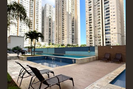 Apartamento à venda com 122m², 3 quartos e 2 vagas Apartamento à venda com 122m², 3 quartos e 2 vagasArea Comum - Piscina