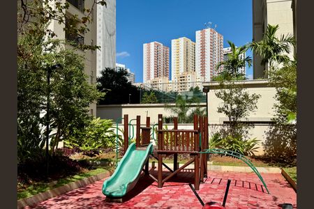 Apartamento à venda com 122m², 3 quartos e 2 vagas Apartamento à venda com 122m², 3 quartos e 2 vagasArea Comum - Playground