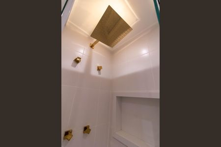 Apartamento à venda com 122m², 3 quartos e 2 vagas Apartamento à venda com 122m², 3 quartos e 2 vagasBanheiro Suíte 2