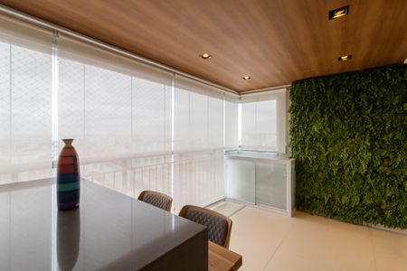 Apartamento à venda com 122m², 3 quartos e 2 vagas Apartamento à venda com 122m², 3 quartos e 2 vagasVaranda Gourmet