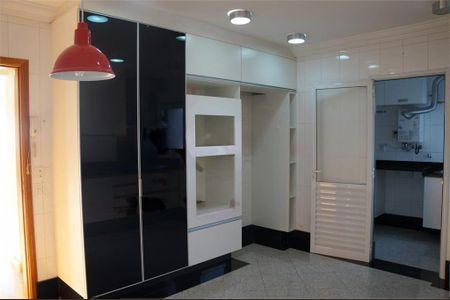 Apartamento à venda com 142m², 3 quartos e 3 vagas
